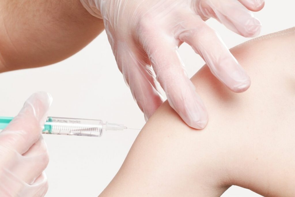 Očkovanie proti brušnému týfusu